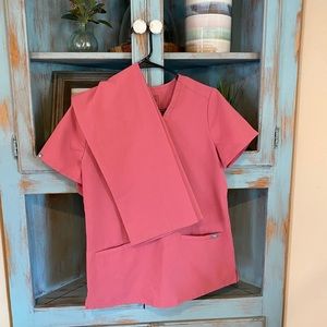 Figs set color pink limited release